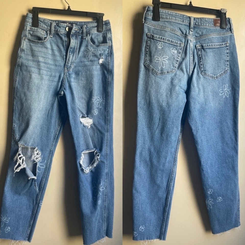 Hollister Vintage Stretch Ultra High Rise Mom Jeans Floral print and distressed